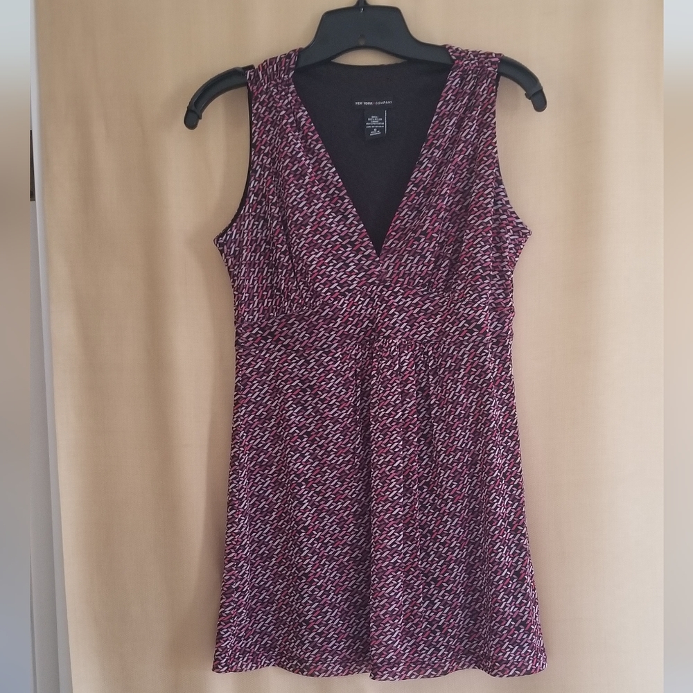Women's V neck top lined size small